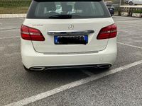 Usata Mercedes B180 109 CV (80 kW) 2018 Bianco Utilitaria