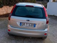 Usata Ford Fiesta Ghia 67 CV (49 kW) 2007 Grigio Berlina