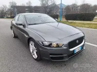 Usata Jaguar XE Portfolio 180 CV (132 kW) 2015 Grigio Berlina