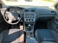 Usata Ford Focus Style 90 CV (66 kW) 2007 Grigio Station wagon