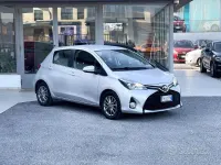 Usata Toyota Yaris 90 CV (66 kW) 2017 Grigio Berlina