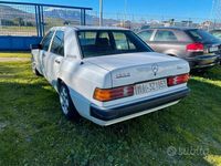 Usata Mercedes 190 105 CV (77 kW) 1990 Bianco Berlina