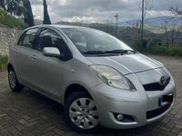 Usata Toyota Yaris 90 CV (66 kW) 2009 Grigio Utilitaria