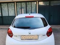 Usata Peugeot 208 Active 75 CV (55 kW) 2015 Bianco Utilitaria