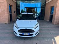 Gebraucht Ford Fiesta 75 PS (55 kW) 2013 Weiß Van