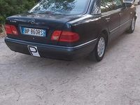 Usata Mercedes E200 Elegance 130 CV (95 kW) 1997 Berlina
