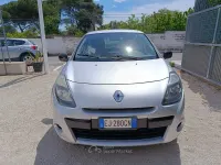 Usata Renault Clio II Dynamique 75 CV (55 kW) 2011 Argento Berlina