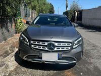 Usata Mercedes GLA180 122 CV (89 kW) 2019 Grigio SUV