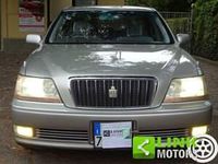 Usata Toyota Crown 294 CV (216 kW) 1999 Argento Berlina