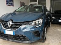 Usado Renault Captur Life 101 CV (74 kW) 2020 Gris SUV