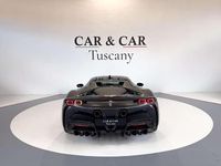 Usata Ferrari SF90 1001 CV (736 kW) 2024 Grigio Coupé