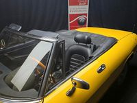 Begagnad Alfa Romeo Spider Veloce 131 HK (96 kW) 1982 Gul Cab