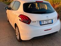 Usata Peugeot 208 Active 75 CV (55 kW) 2018 Bianco Utilitaria