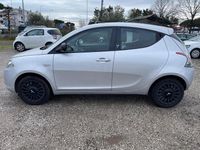 Usata Lancia Ypsilon 69 CV (50 kW) 2015 Argento Utilitaria