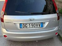Usata Ford Fiesta Titanium 68 CV (50 kW) 2006 Grigio Utilitaria