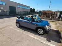 Usata Mini Cooper Cabriolet 116 CV (85 kW) 2004 Bluazzurro Cabrio