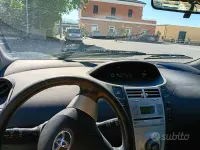 Usata Toyota Yaris 90 CV (66 kW) 2008 Grigio Utilitaria