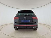 Usata VW Tiguan R-line 150 CV (110 kW) 2022 Deep black perlato SUV