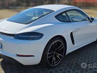 Usata Porsche 718 Cayman 300 CV (220 kW) 2018 Bianco Coupé