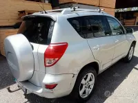 Usata Toyota RAV4 136 CV (100 kW) 2007 Grigio SUV