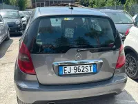 Usata Mercedes A180 Avantgarde 109 CV (80 kW) 2011 Grigio Berlina