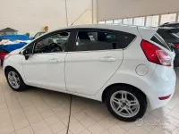 Usata Ford Fiesta Titanium 95 CV (69 kW) 2014 Bianco Utilitaria
