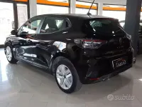 Usata Renault Clio V Evolution 91 CV (66 kW) 2024 Nero Berlina