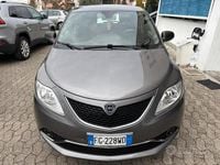 Usata Lancia Ypsilon Gold 69 CV (50 kW) 2017 Grigio Utilitaria