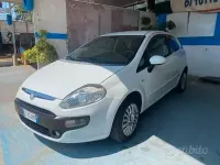 Usata Fiat Grande Punto 77 CV (56 kW) 2010 Bianco Utilitaria