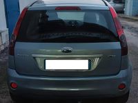 Usata Ford Fiesta Ghia 67 CV (49 kW) 2007 Blu Utilitaria