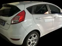 Usata Ford Fiesta Business Edition 75 CV (55 kW) 2016 Bianco Utilitaria