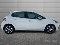 Usata Peugeot 208 Allure 110 CV (80 kW) 2016 Bianco Utilitaria