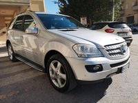 Usata Mercedes ML320 224 CV (164 kW) 2007 Grigio SUV