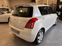 Usata Suzuki Swift 92 CV (67 kW) 2010 Bianco Utilitaria
