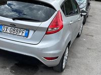 Usata Ford Fiesta 2009 Grigio Berlina