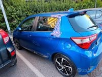 Usata Toyota Yaris 90 CV (66 kW) 2017 Blu Berlina