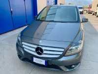 Usata Mercedes B200 Executive 136 CV (100 kW) 2014 Antracite metallizzato Utilitaria