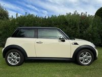 Usata Mini Cooper 122 CV (89 kW) 2011 Pepper white Utilitaria