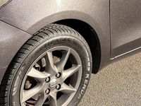 Usata Toyota Yaris 100 CV (73 kW) 2011 Grigio Berlina