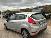 Usata Ford Fiesta 67 CV (49 kW) 2011 Grigio Utilitaria