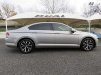 Usata VW Passat Executive 150 CV (110 kW) 2018 Argento Berlina