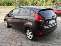 Usata Ford Fiesta 92 CV (67 kW) 2010 Prugna Berlina