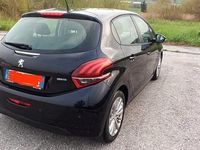 Usata Peugeot 208 Active 75 CV (55 kW) 2015 Blu Utilitaria