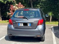 Usata Toyota Yaris Lounge 69 CV (50 kW) 2014 Grigio Utilitaria