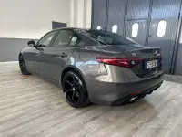 Begagnad Alfa Romeo Giulia Veloce 211 HK (155 kW) 2019 Grå Sedan
