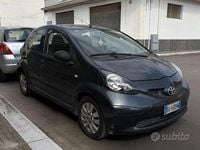 Usata Toyota Aygo 68 CV (50 kW) 2007 Grigio Utilitaria