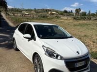 Usata Peugeot 208 82 CV (60 kW) 2016 Bianco Utilitaria