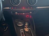 Usado Audi A3 150 CV (110 kW) 2016 Azul Familiar