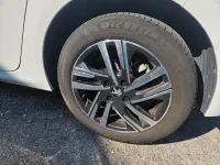 Usata Peugeot 208 Allure 101 CV (74 kW) 2023 Bianco Utilitaria