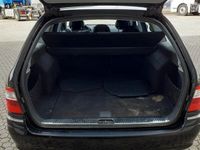 Usata Mercedes E320 Avantgarde 330 CV (242 kW) 2003 Nero Station wagon